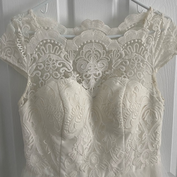 Chi Chi London Lace White Dress - Picture 4 of 5